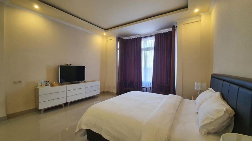 Grand Puri Hotel Batununggul 外观 照片